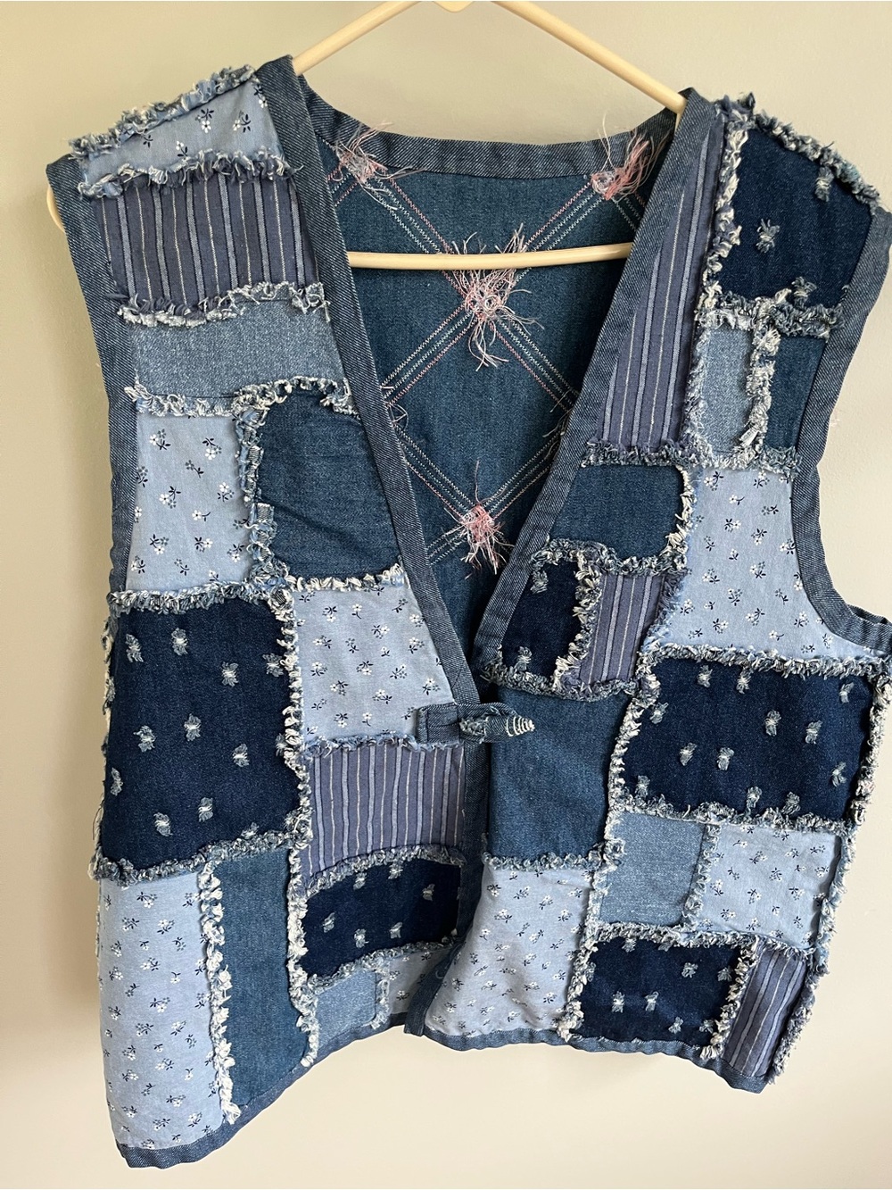 VTG Patchwork Denim Vest in Mixed Blues size Large